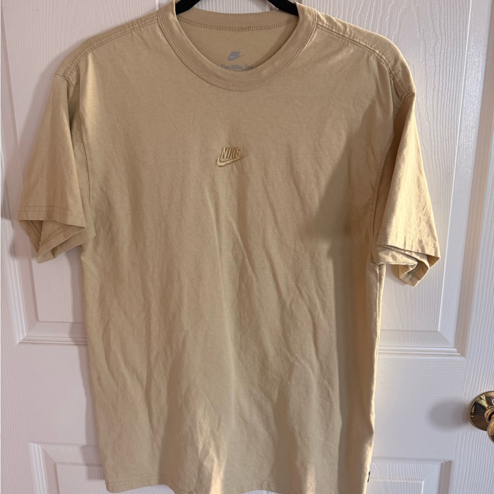 Nike Men's Beige Short Sleeve Tee